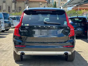 Volvo XC90 T5 Momentum AWD 2019 Black