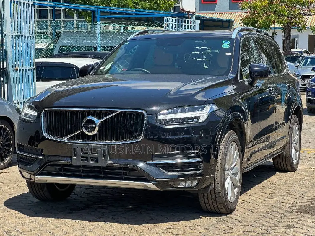 Volvo XC90 T5 Momentum AWD 2019 Black