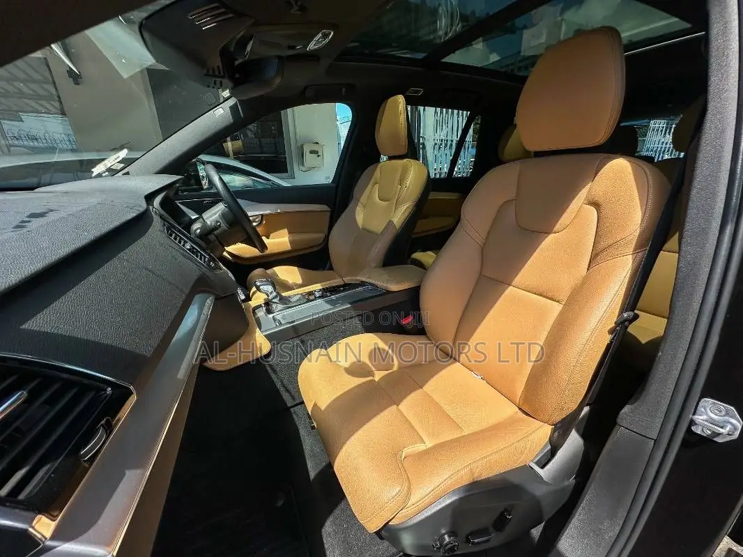 Volvo XC90 T5 Momentum AWD 2019 Black