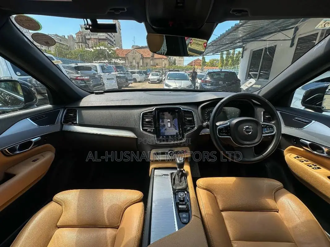 Volvo XC90 T5 Momentum AWD 2019 Black