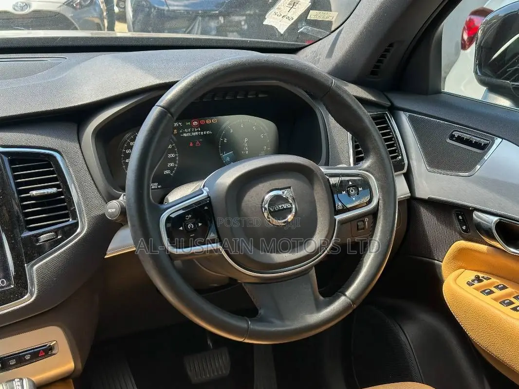 Volvo XC90 T5 Momentum AWD 2019 Black