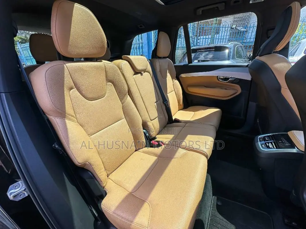 Volvo XC90 T5 Momentum AWD 2019 Black