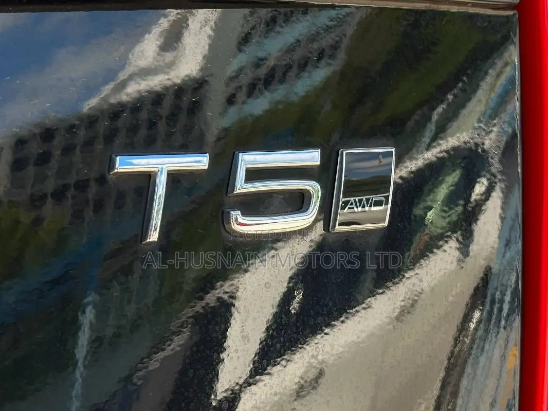 Volvo XC90 T5 Momentum AWD 2019 Black