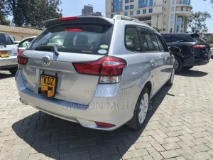 Toyota Corolla Fielder 2021 Silver