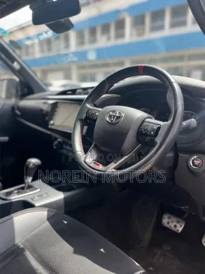 Toyota Hilux 2022 Off white