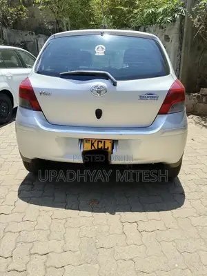 Toyota Vitz 2010 Gray
