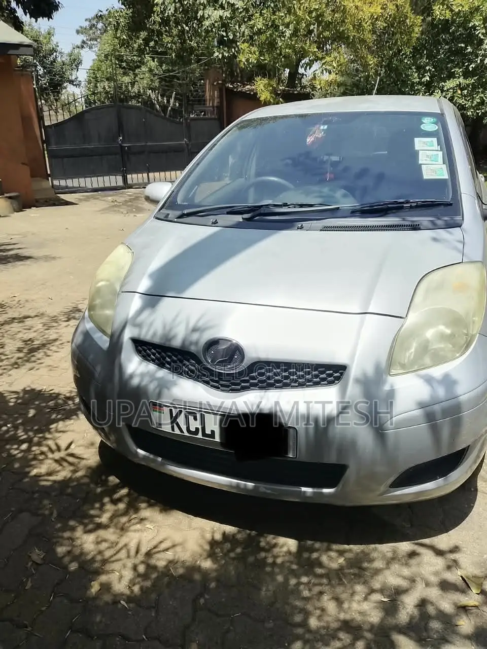 Toyota Vitz 2010 Gray
