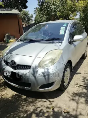 Toyota Vitz 2010 Gray