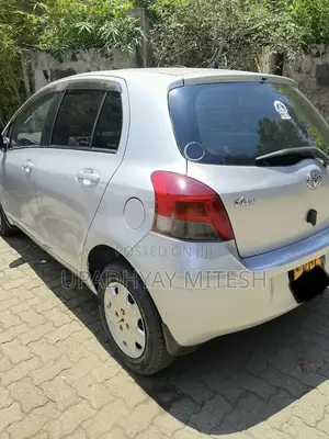 Toyota Vitz 2010 Gray