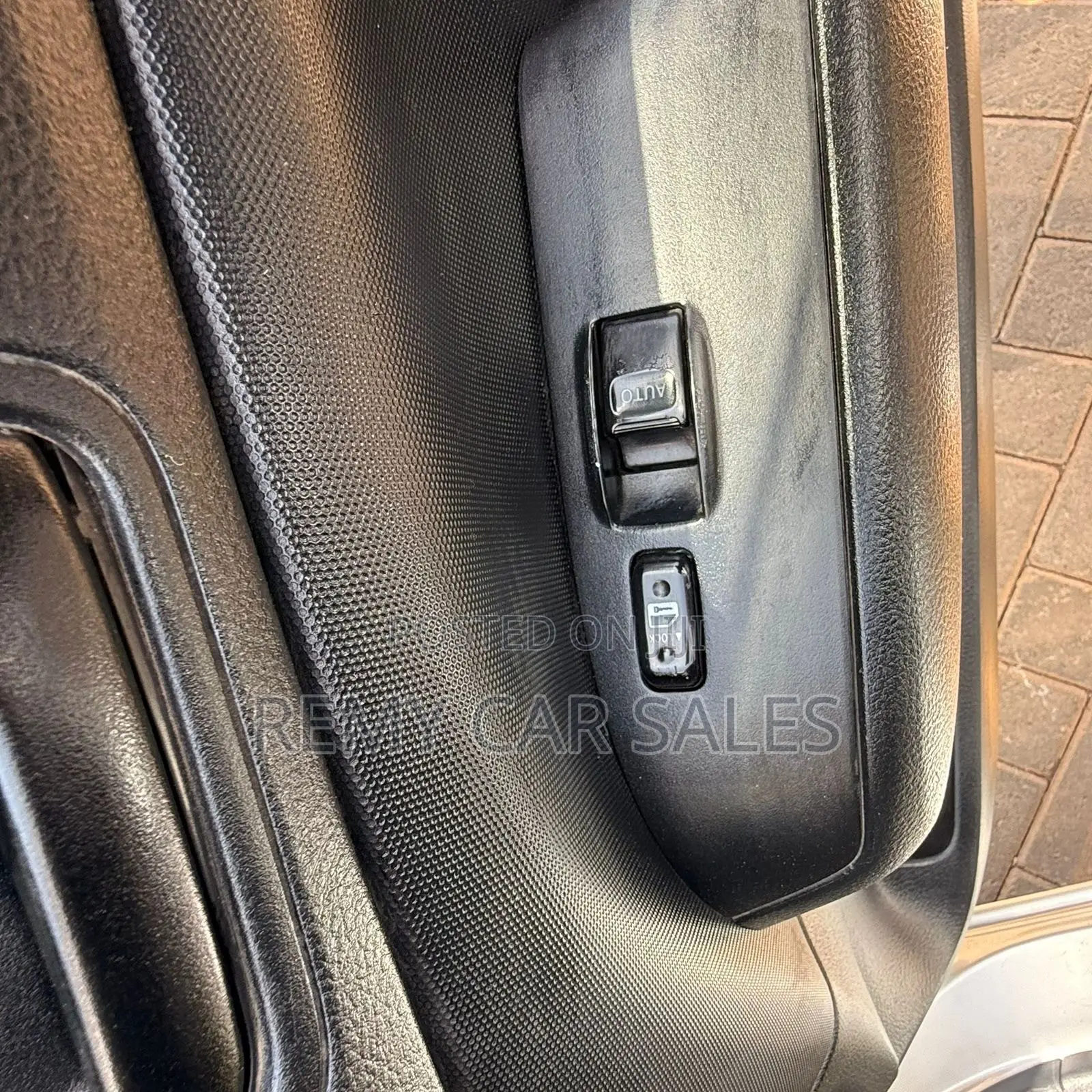 Toyota Vitz 2016 Silver