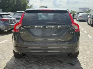 Volvo V60 T5 Platinum FWD 2017 Black
