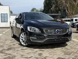Volvo V60 T5 Platinum FWD 2017 Black