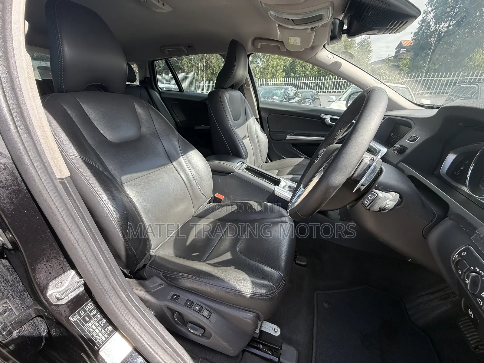 Volvo V60 T5 Platinum FWD 2017 Black