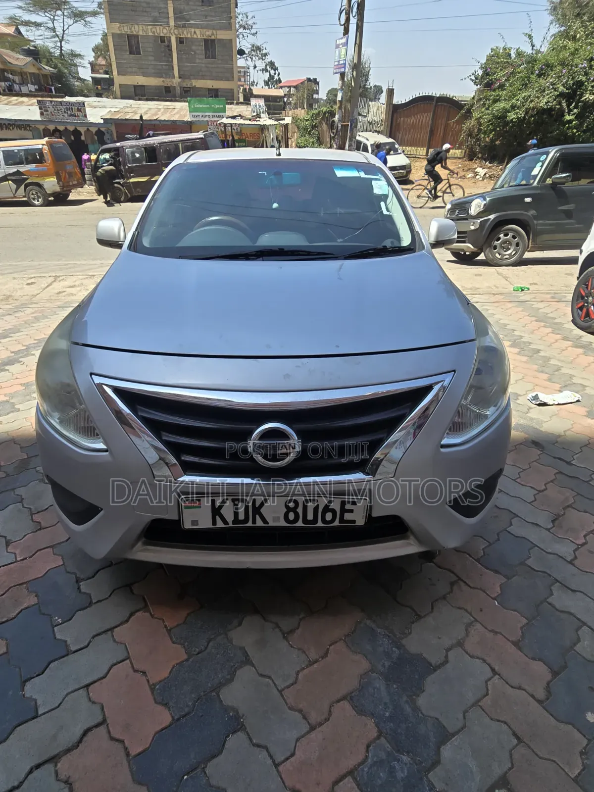 Nissan Latio 1.2 2015 Silver