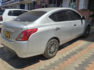 Nissan Latio 1.2 2015 Silver