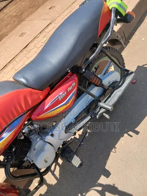 Bajaj Boxer 125 2024 Red