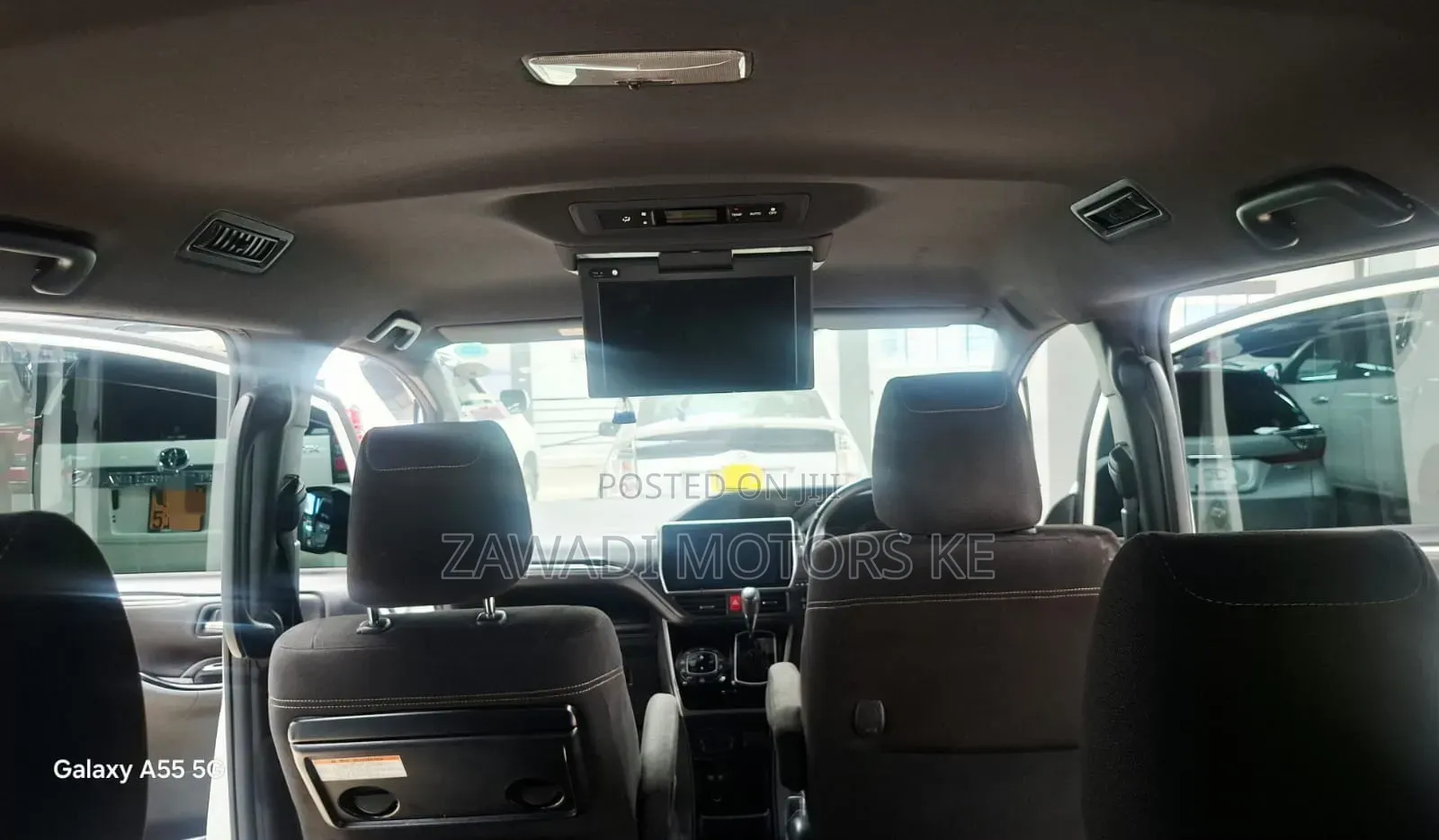 Toyota Esquire 2018 White