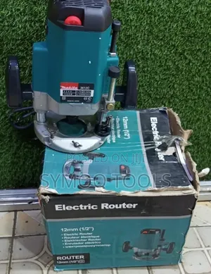 Electric Makita Plunge Router
