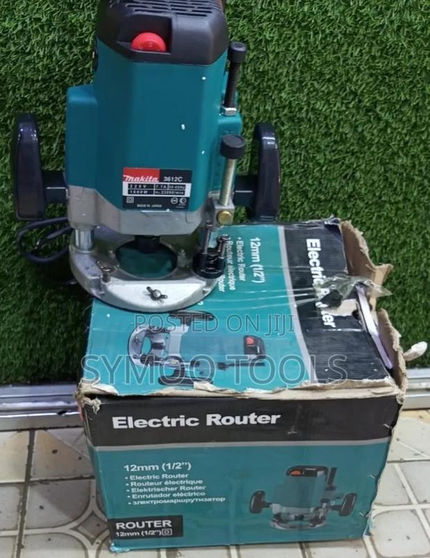 Electric Makita Plunge Router