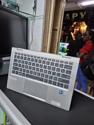 Laptop HP EliteBook 830 G8 16GB Intel Core i7 SSD 512GB