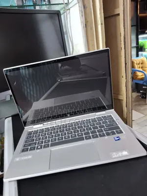 Laptop HP EliteBook 830 G8 16GB Intel Core i7 SSD 512GB