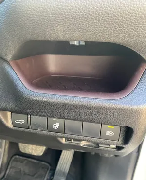 Toyota RAV4 Limited FWD 2020 Pearl