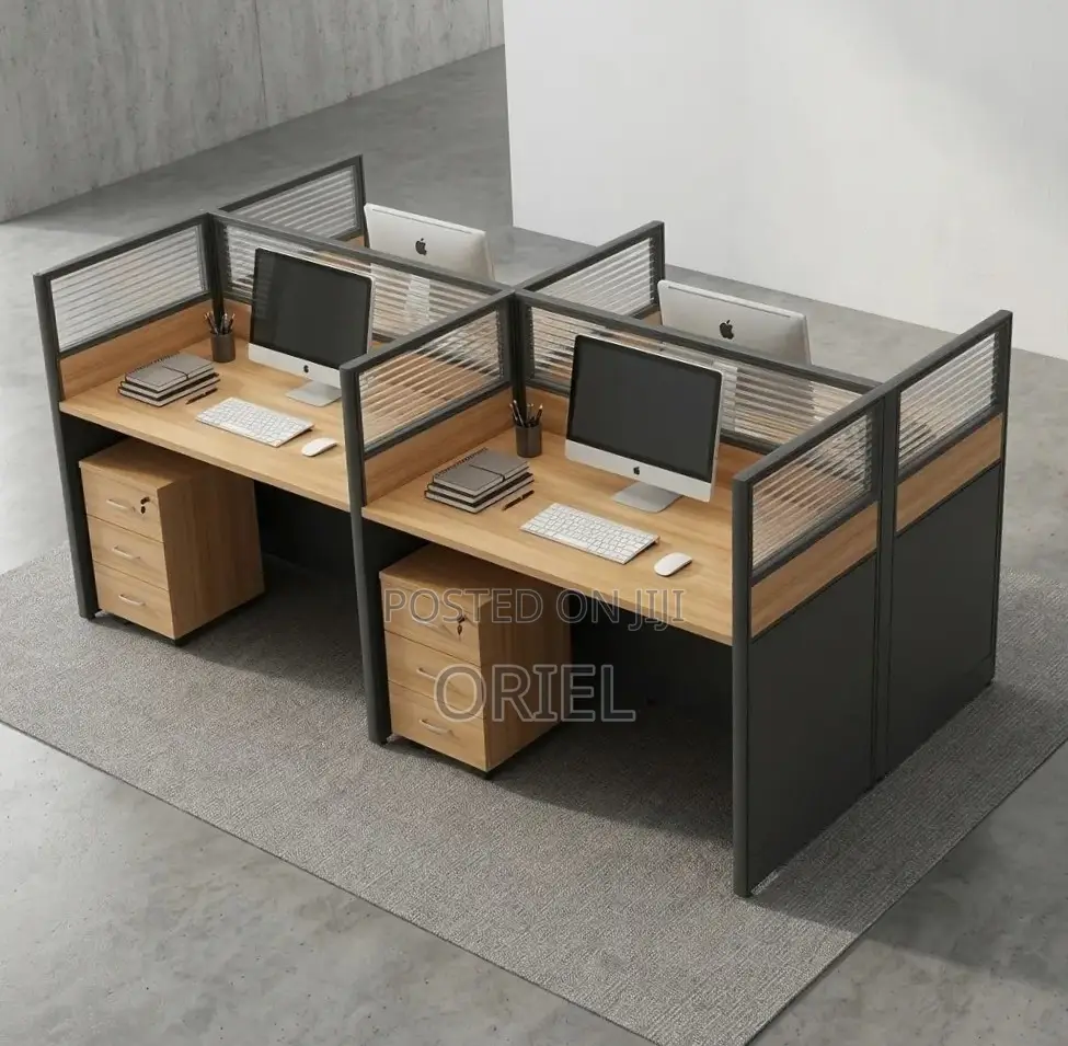 Office Workstation : Spacious Modular 4-Seater Workstation