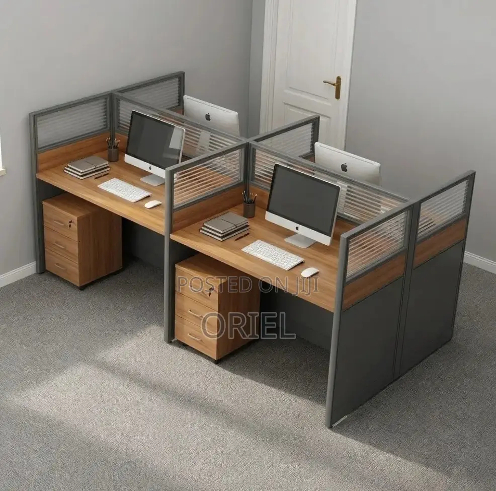 Office Workstation : Spacious Modular 4-Seater Workstation