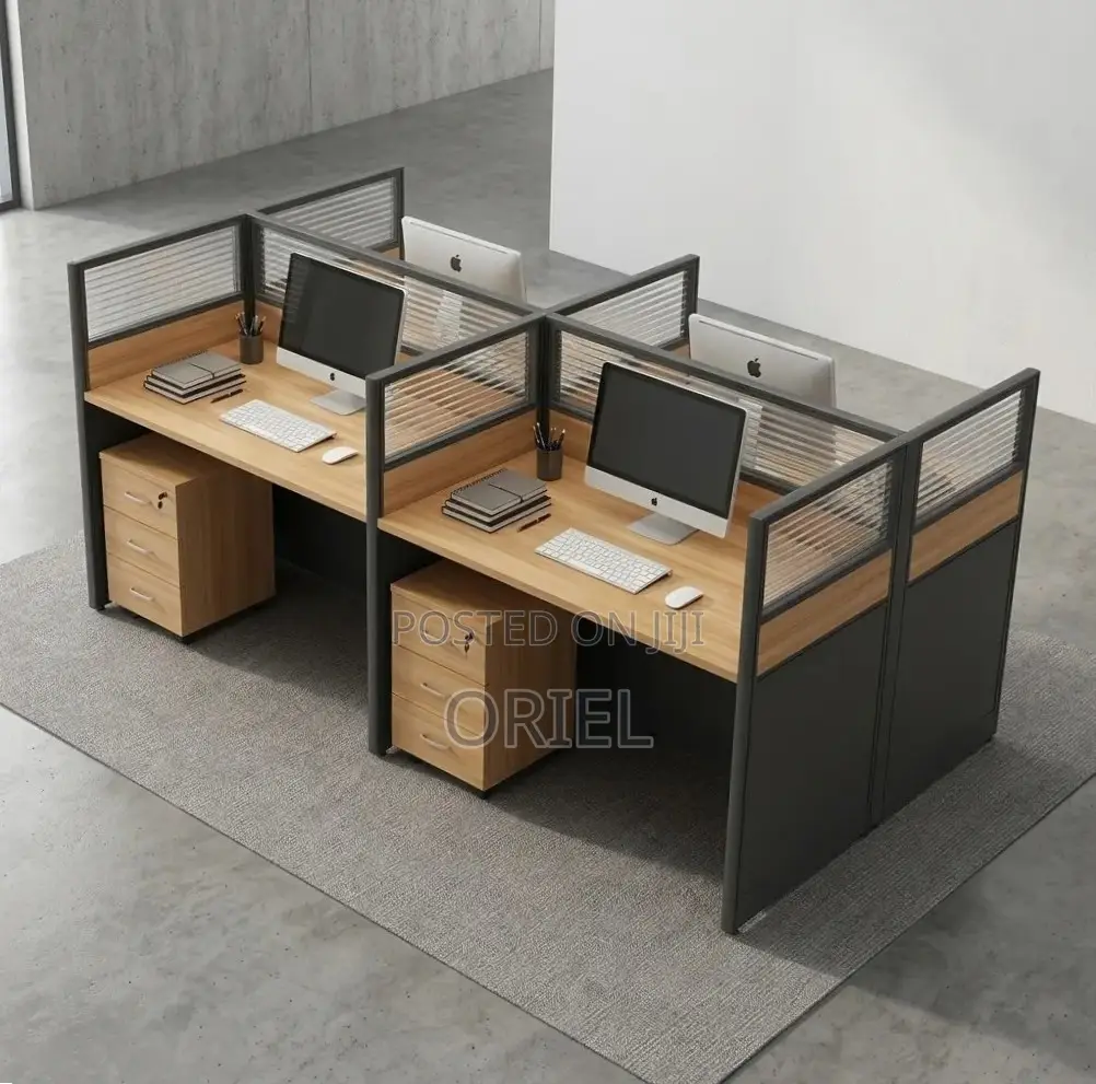 Office Workstation : Spacious Modular 4-Seater Workstation