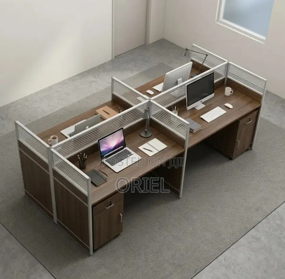 Office Workstation : Spacious Modular 4-Seater Workstation