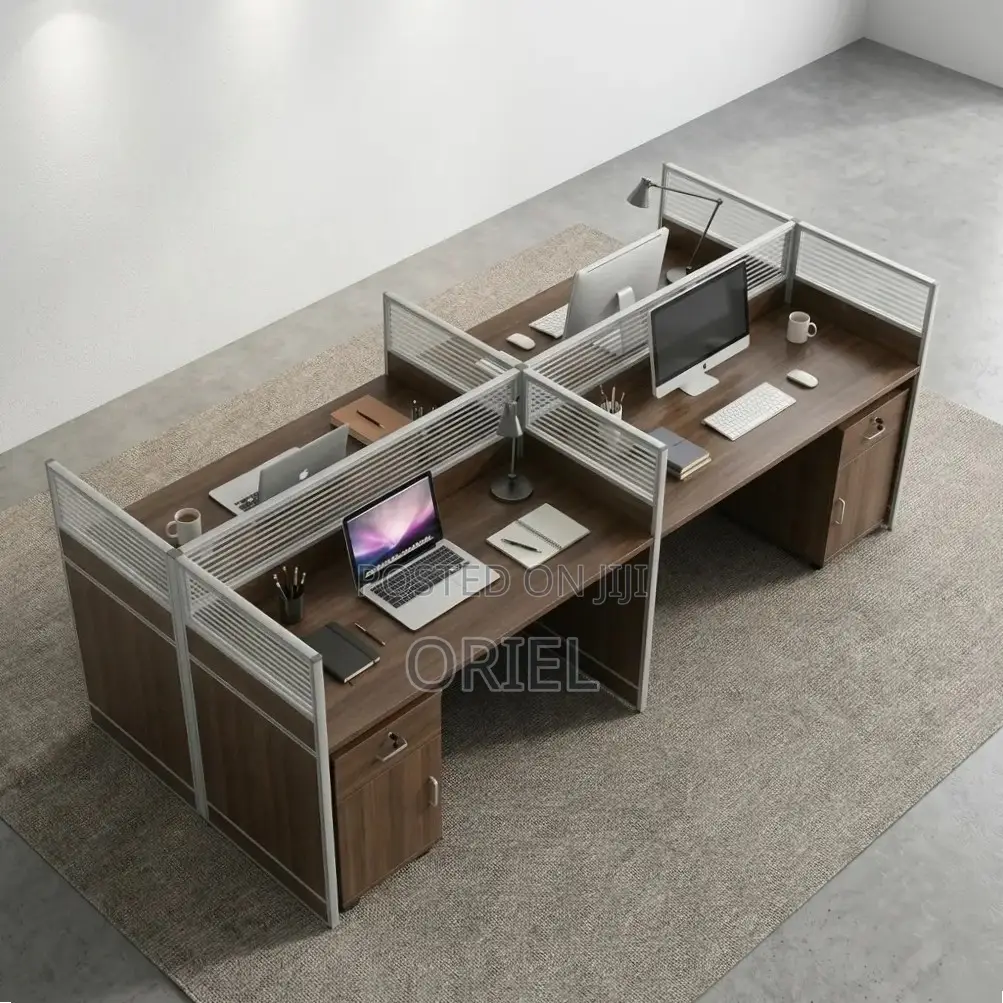 Office Workstation : Spacious Modular 4-Seater Workstation