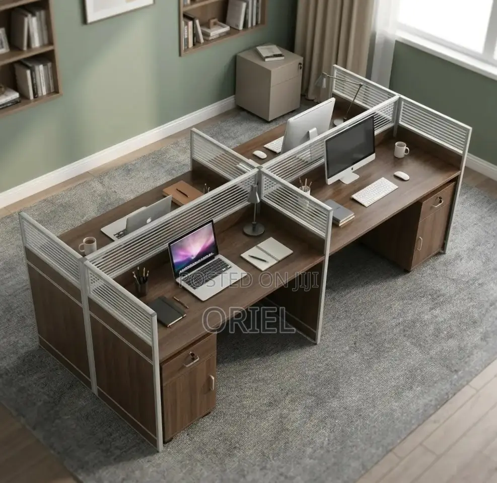 Office Workstation : Spacious Modular 4-Seater Workstation