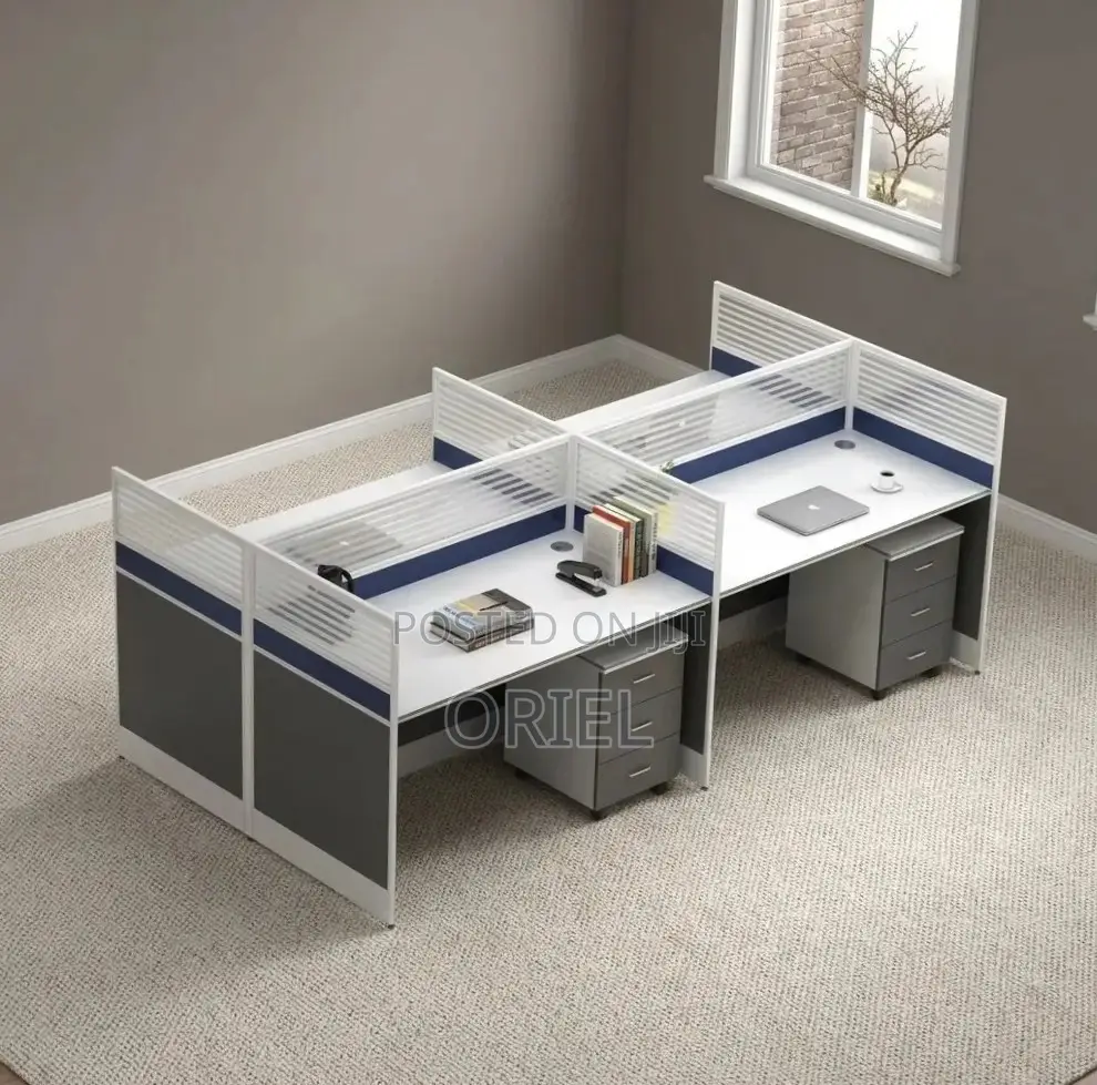 Office Workstation : Spacious Modular 4-Seater Workstation