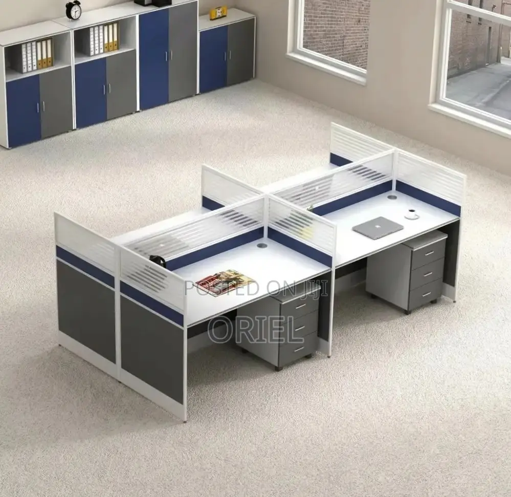 Office Workstation : Spacious Modular 4-Seater Workstation