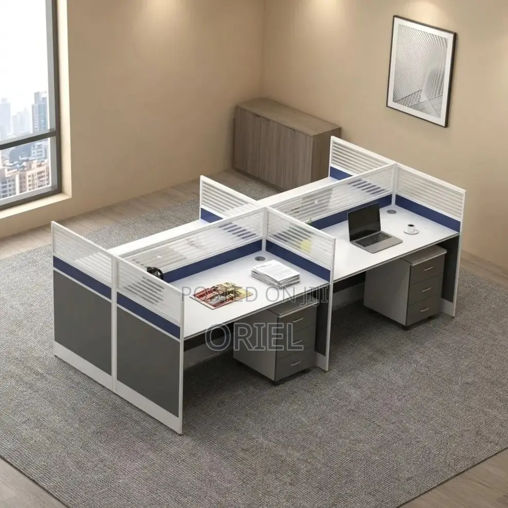 Office Workstation : Spacious Modular 4-Seater Workstation