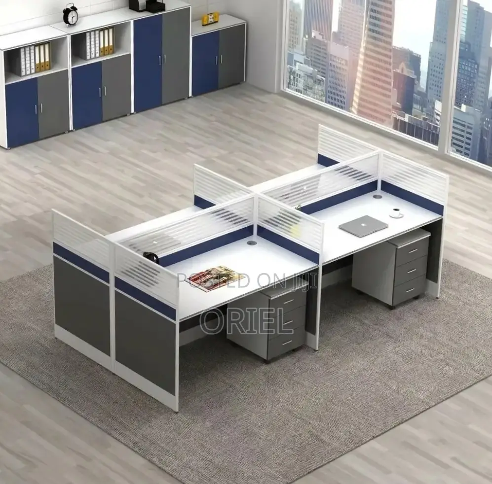 Office Workstation : Spacious Modular 4-Seater Workstation