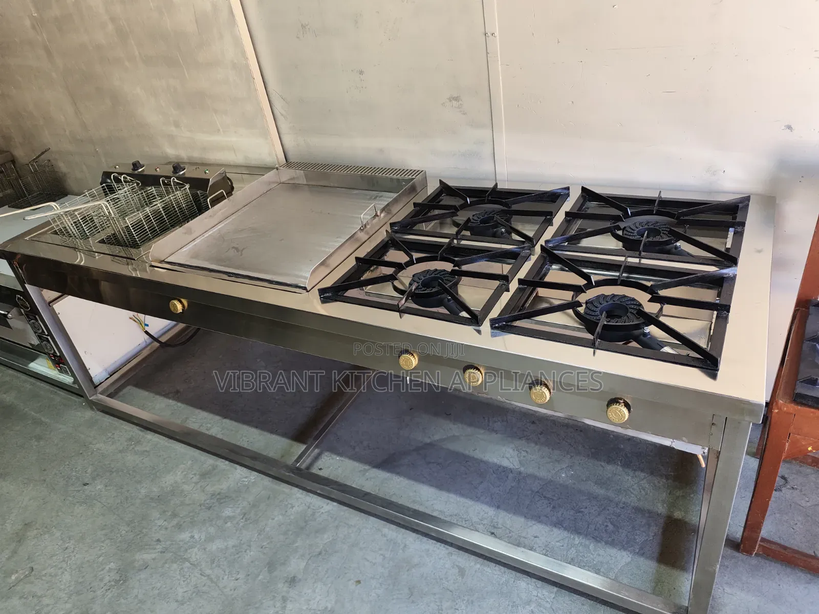 Commercial Combined Cooker — 4 Burner, Griddle & Electric Fryer