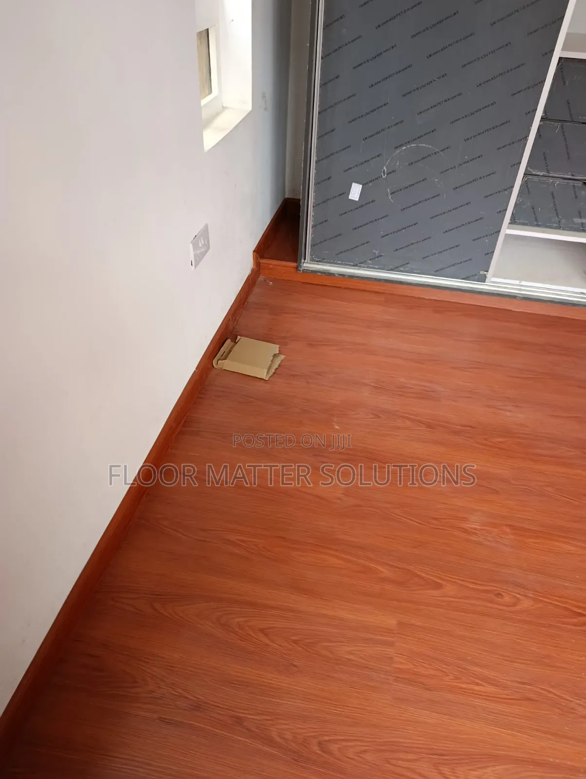 5mm SPC Flooring(mahogany Glow)