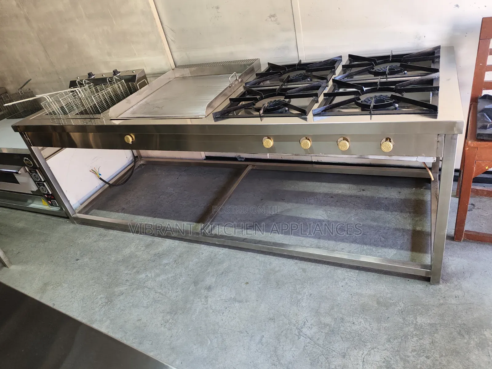 Commercial Combined Cooker — 4 Burner, Griddle & Electric Fryer