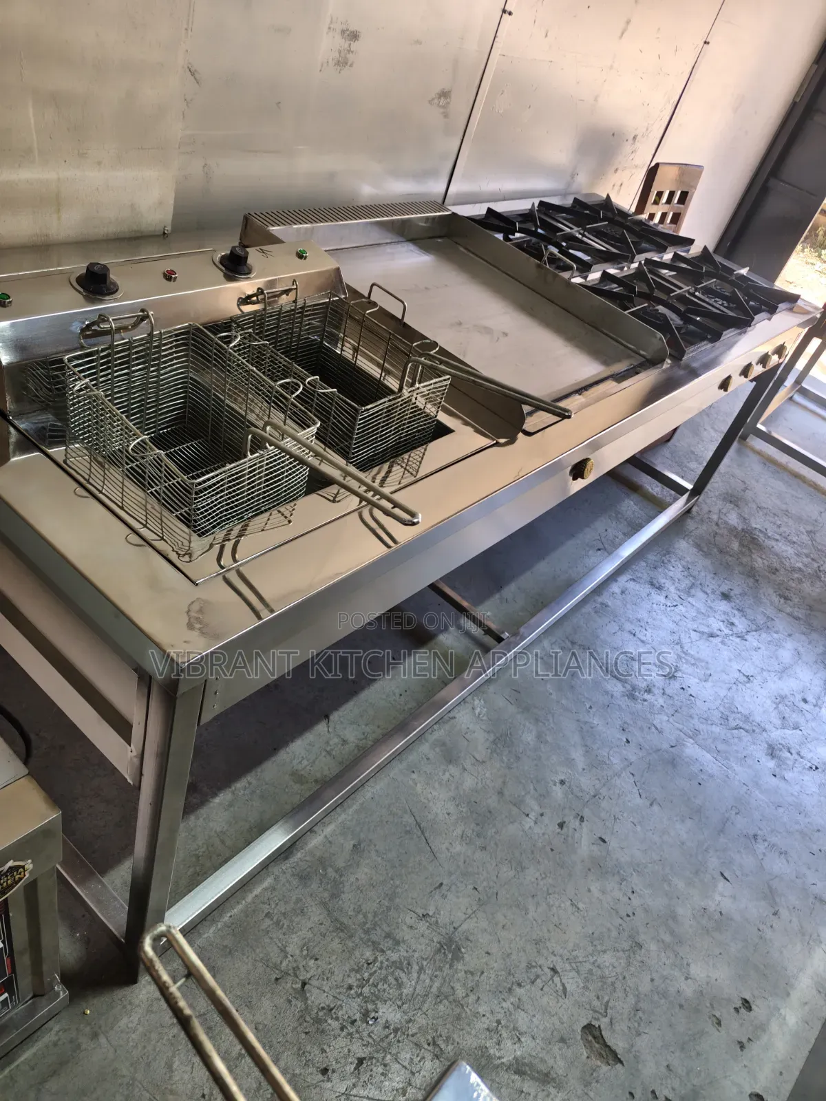 Commercial Combined Cooker — 4 Burner, Griddle & Electric Fryer