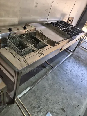 Commercial Combined Cooker — 4 Burner, Griddle & Electric Fryer