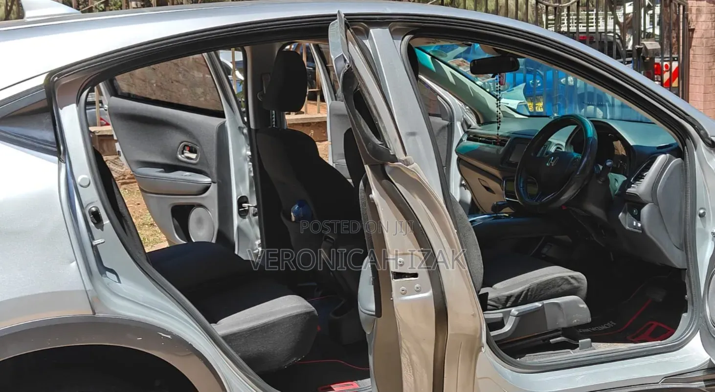 Honda Vezel 2016 Silver