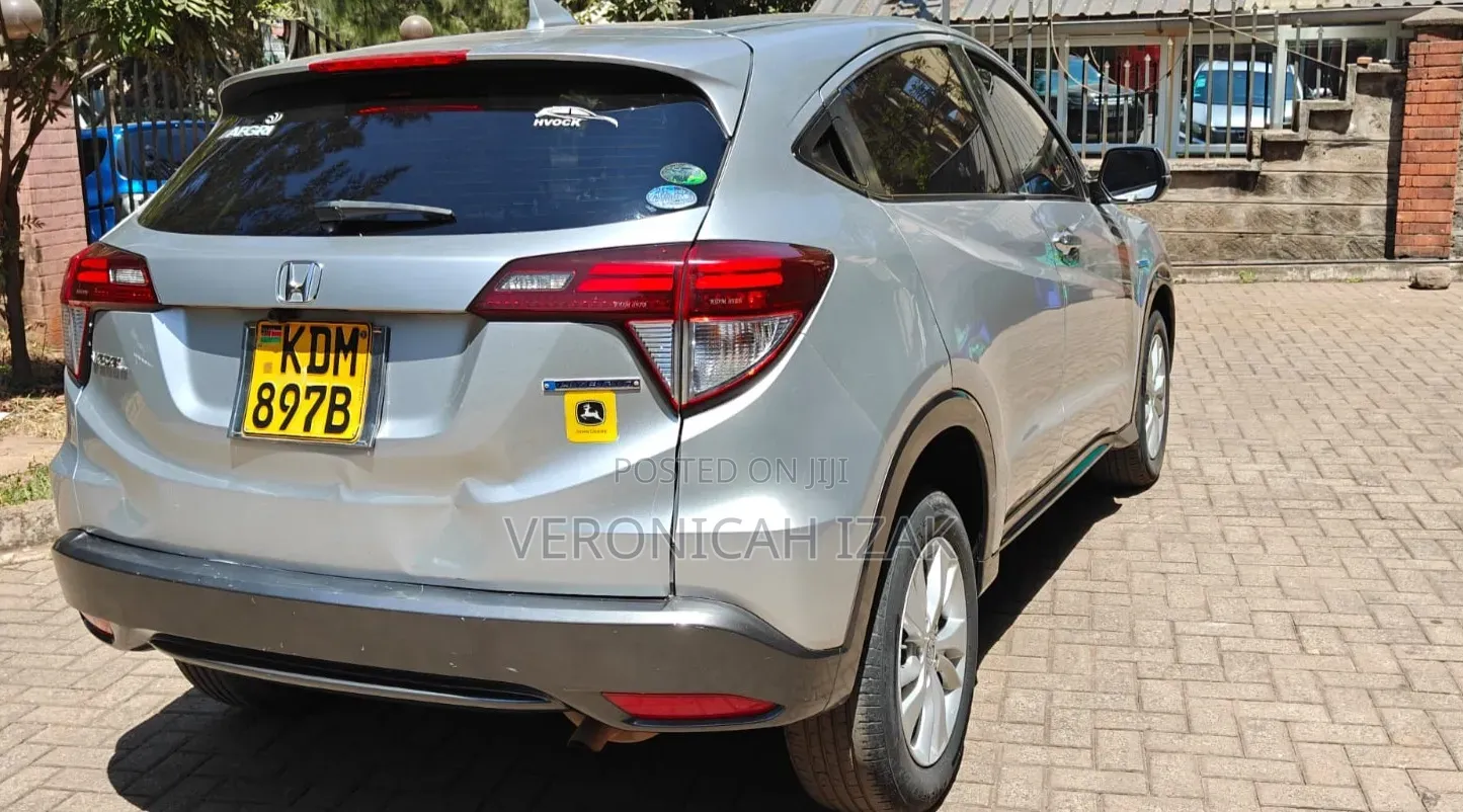 Honda Vezel 2016 Silver