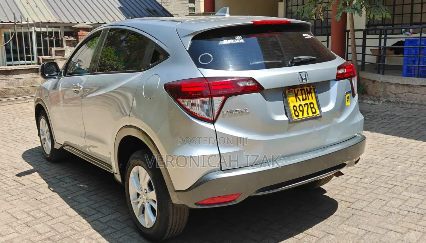 Honda Vezel 2016 Silver