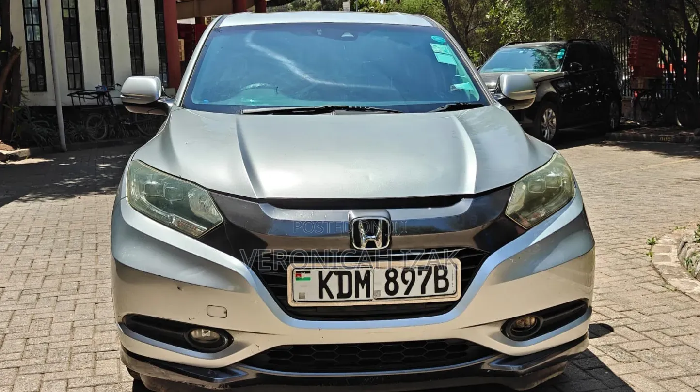 Honda Vezel 2016 Silver