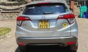 Honda Vezel 2016 Silver