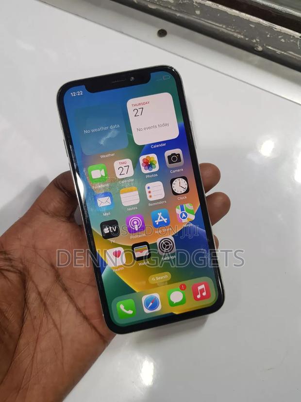 Apple iPhone X 64 GB White