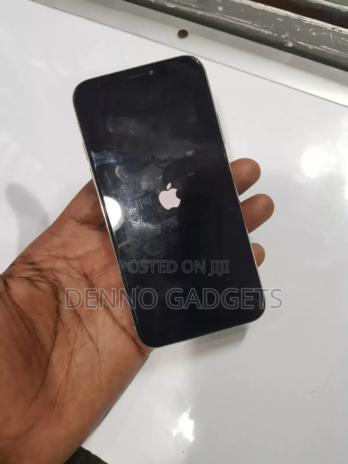 Apple iPhone X 64 GB White