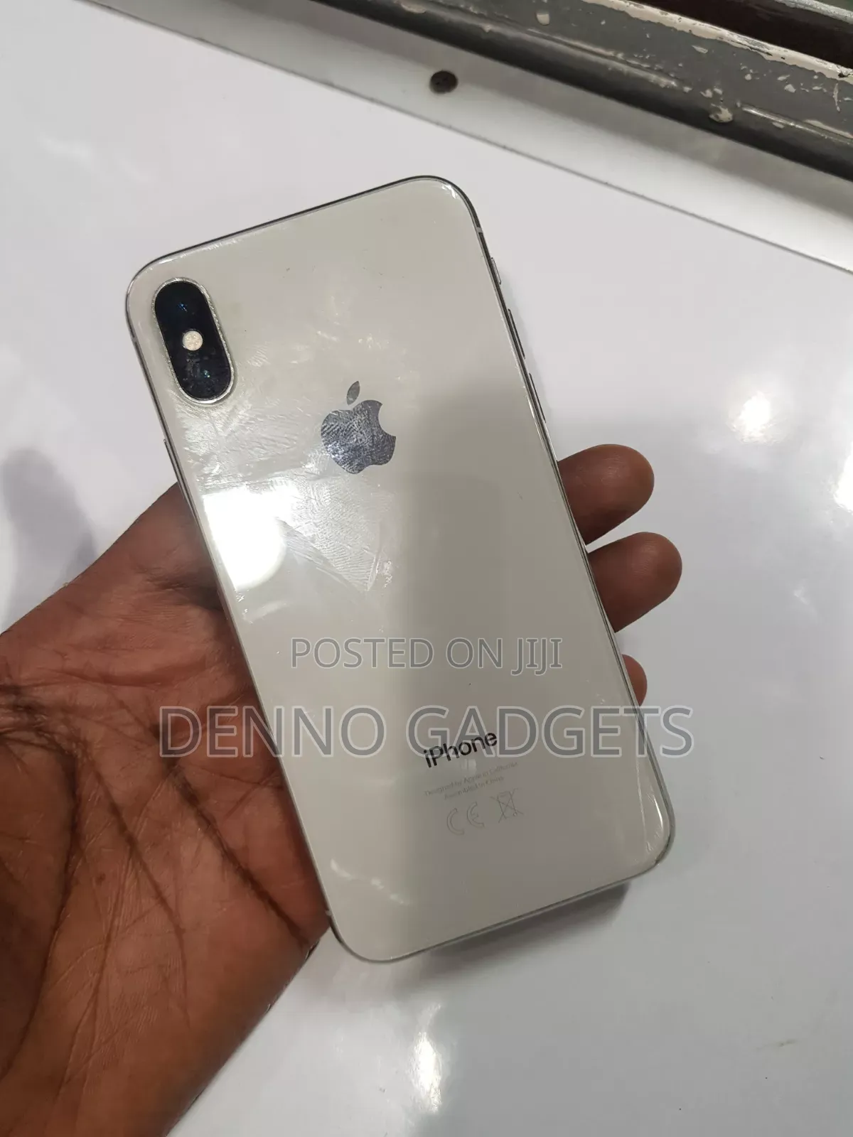 Apple iPhone X 64 GB White