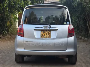 Toyota Ractis 2008 Silver